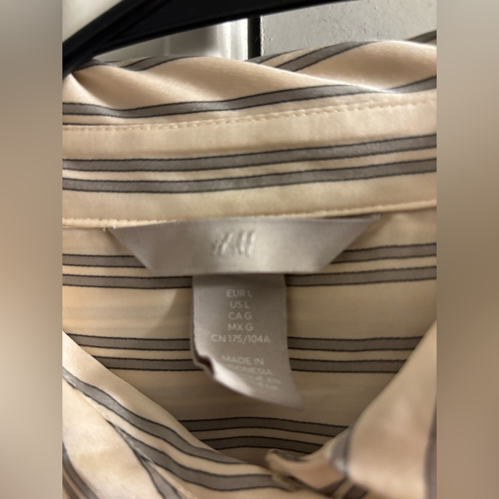 H and M midi shirt dress satin - Picture 2 of 2